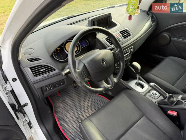 Белый Рено Меган, объемом двигателя 1.46 л и пробегом 299 тыс. км за 6200 $, фото 31 на Automoto.ua