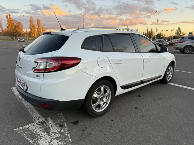 Белый Рено Меган, объемом двигателя 1.5 л и пробегом 243 тыс. км за 7500 $, фото 5 на Automoto.ua