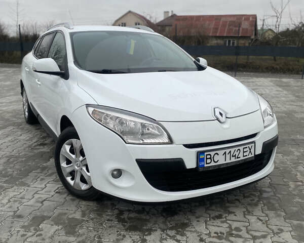 Белый Рено Меган, объемом двигателя 1.46 л и пробегом 232 тыс. км за 5850 $, фото 2 на Automoto.ua
