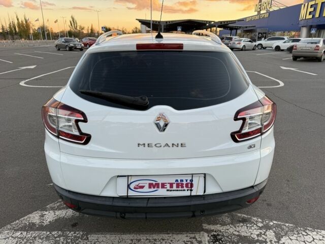 Белый Рено Меган, объемом двигателя 1.5 л и пробегом 243 тыс. км за 7500 $, фото 4 на Automoto.ua