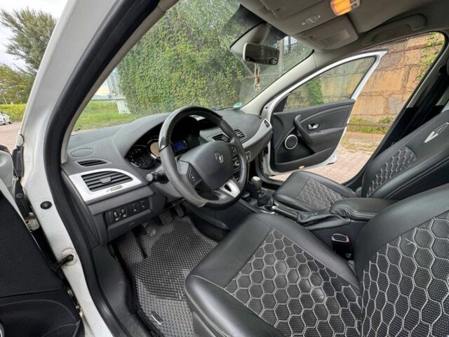 Білий Рено Меган, об'ємом двигуна 2 л та пробігом 245 тис. км за 7000 $, фото 21 на Automoto.ua