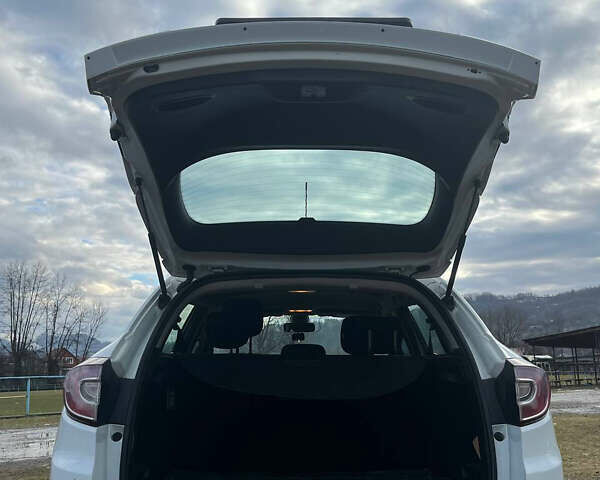 Белый Рено Меган, объемом двигателя 1.4 л и пробегом 226 тыс. км за 6100 $, фото 18 на Automoto.ua