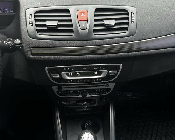 Белый Рено Меган, объемом двигателя 1.46 л и пробегом 289 тыс. км за 6200 $, фото 7 на Automoto.ua