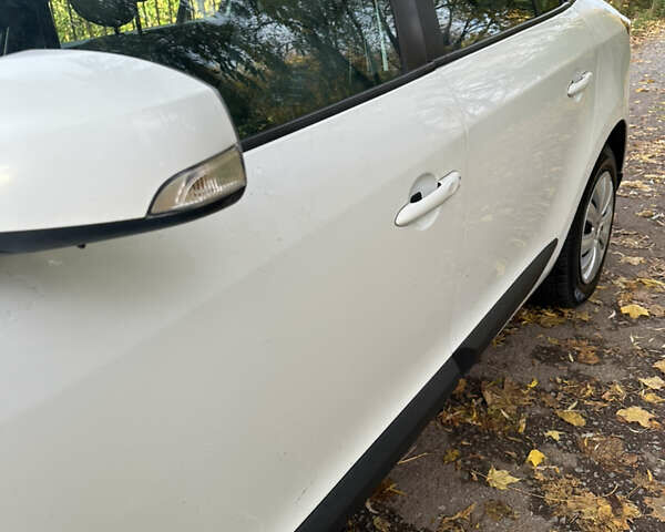 Белый Рено Меган, объемом двигателя 1.5 л и пробегом 257 тыс. км за 5250 $, фото 10 на Automoto.ua