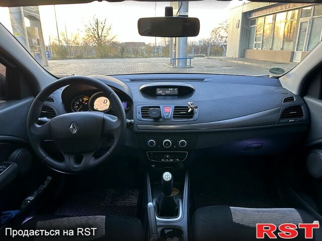 Белый Рено Меган, объемом двигателя 1.5 л и пробегом 240 тыс. км за 7499 $, фото 8 на Automoto.ua