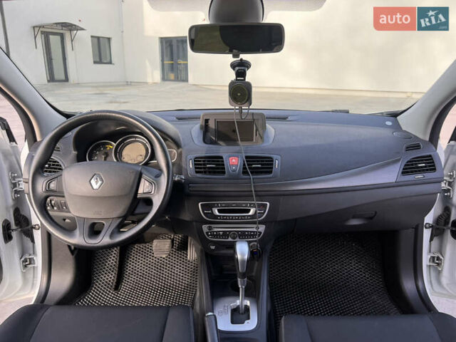 Білий Рено Меган, об'ємом двигуна 1.46 л та пробігом 226 тис. км за 7500 $, фото 14 на Automoto.ua