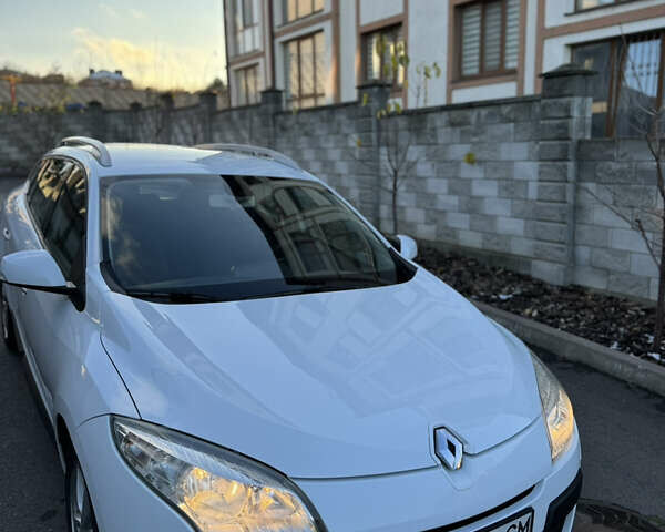 Белый Рено Меган, объемом двигателя 1.46 л и пробегом 298 тыс. км за 6200 $, фото 3 на Automoto.ua