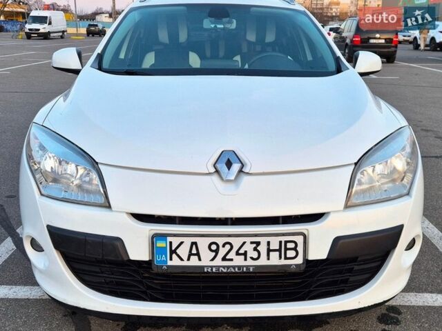 Білий Рено Меган, об'ємом двигуна 1.5 л та пробігом 210 тис. км за 6700 $, фото 1 на Automoto.ua