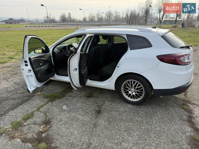 Белый Рено Меган, объемом двигателя 1.46 л и пробегом 299 тыс. км за 6200 $, фото 34 на Automoto.ua