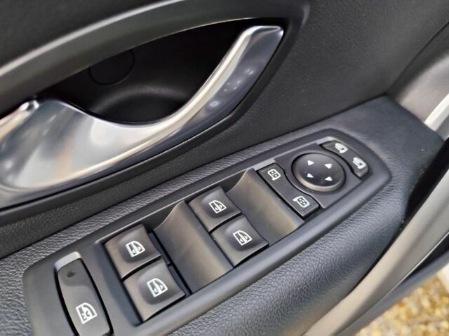 Білий Рено Меган, об'ємом двигуна 2 л та пробігом 248 тис. км за 2300 $, фото 15 на Automoto.ua