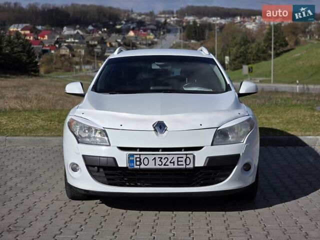 Белый Рено Меган, объемом двигателя 1.5 л и пробегом 284 тыс. км за 6999 $, фото 2 на Automoto.ua