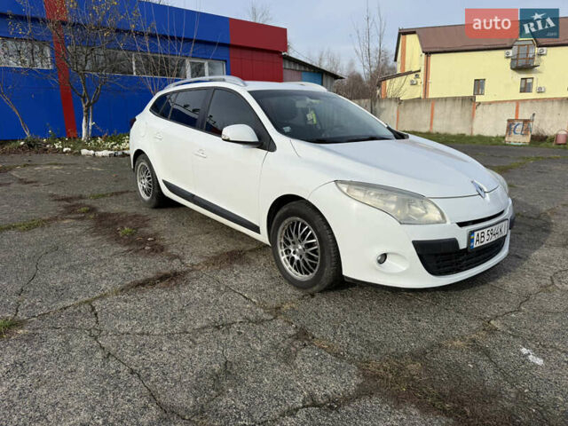 Белый Рено Меган, объемом двигателя 1.46 л и пробегом 299 тыс. км за 6200 $, фото 1 на Automoto.ua