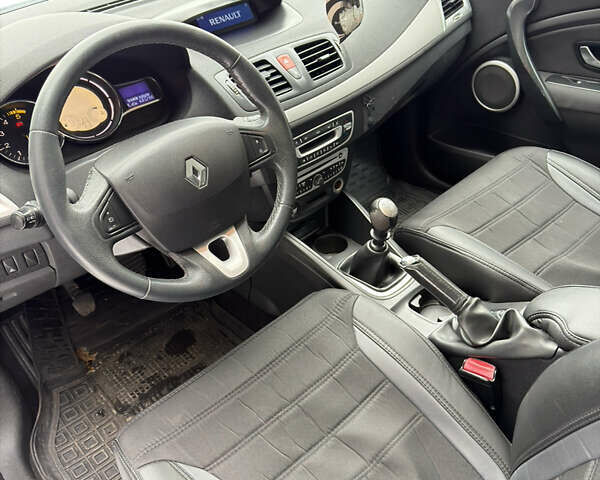 Белый Рено Меган, объемом двигателя 1.87 л и пробегом 302 тыс. км за 6300 $, фото 16 на Automoto.ua