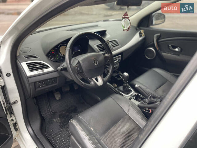 Белый Рено Меган, объемом двигателя 1.46 л и пробегом 230 тыс. км за 6500 $, фото 11 на Automoto.ua