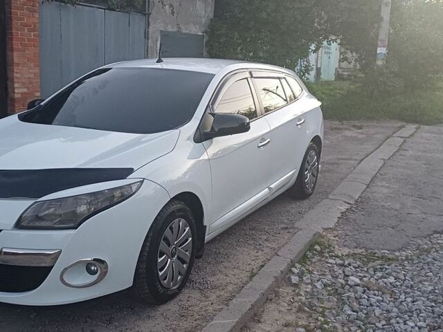 Білий Рено Меган, об'ємом двигуна 1.5 л та пробігом 228 тис. км за 7800 $, фото 1 на Automoto.ua