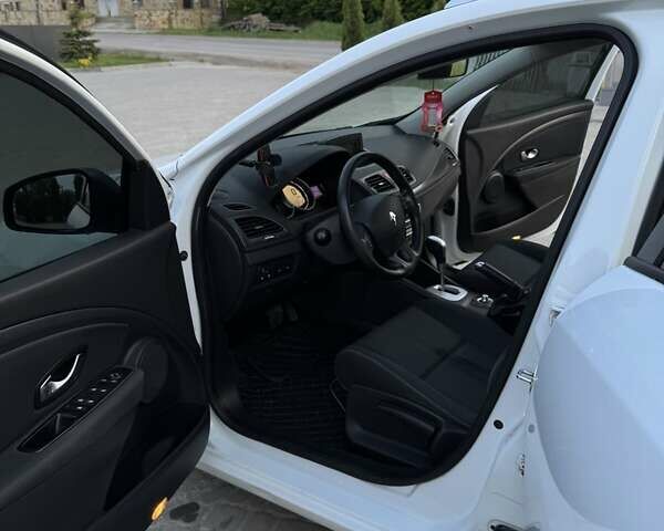 Белый Рено Меган, объемом двигателя 1.46 л и пробегом 316 тыс. км за 6500 $, фото 20 на Automoto.ua