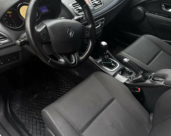 Белый Рено Меган, объемом двигателя 1.46 л и пробегом 289 тыс. км за 6200 $, фото 2 на Automoto.ua