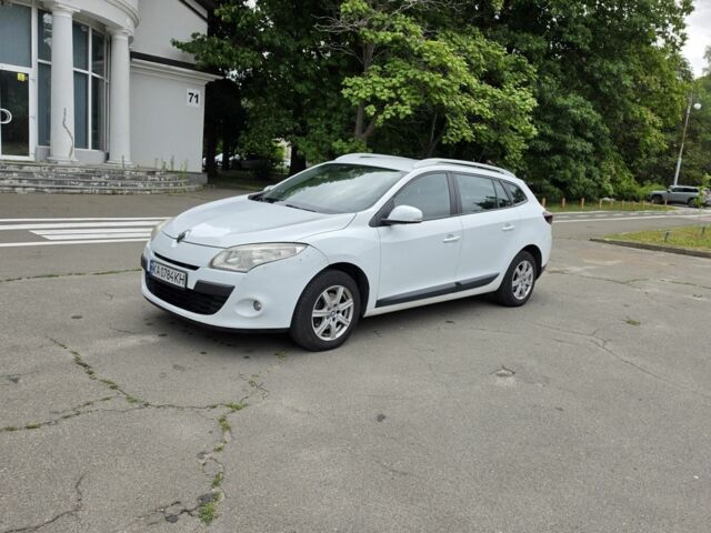 Белый Рено Меган, объемом двигателя 1.5 л и пробегом 200 тыс. км за 4900 $, фото 12 на Automoto.ua