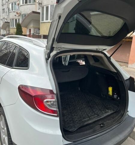 Білий Рено Меган, об'ємом двигуна 1.46 л та пробігом 250 тис. км за 6900 $, фото 34 на Automoto.ua