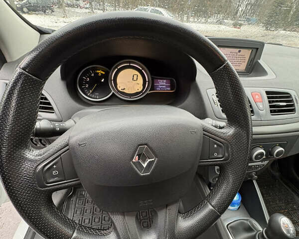 Белый Рено Меган, объемом двигателя 1.46 л и пробегом 264 тыс. км за 6500 $, фото 4 на Automoto.ua