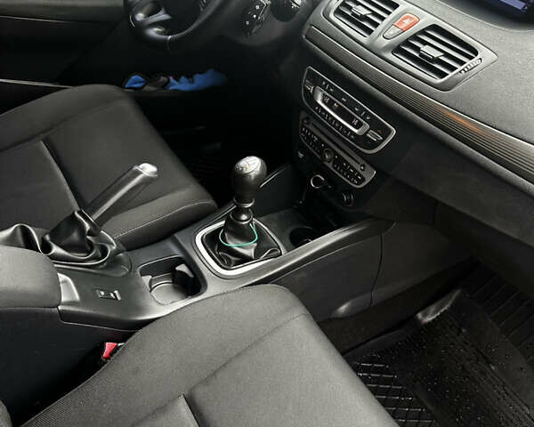 Белый Рено Меган, объемом двигателя 1.46 л и пробегом 289 тыс. км за 6200 $, фото 9 на Automoto.ua