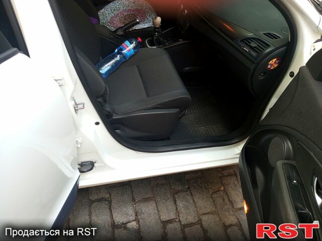 Белый Рено Меган, объемом двигателя 1.5 л и пробегом 11 тыс. км за 6800 $, фото 6 на Automoto.ua