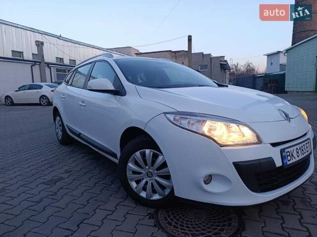 Белый Рено Меган, объемом двигателя 1.46 л и пробегом 258 тыс. км за 6200 $, фото 43 на Automoto.ua