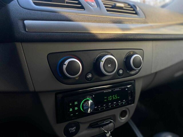 Білий Рено Меган, об'ємом двигуна 1.6 л та пробігом 187 тис. км за 5990 $, фото 20 на Automoto.ua