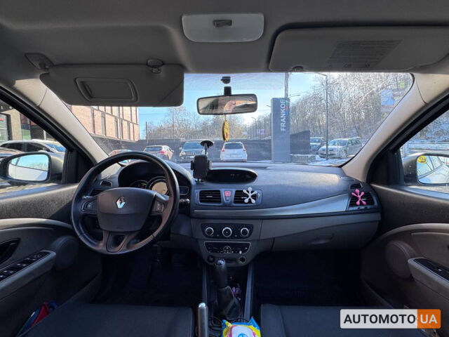 Білий Рено Меган, об'ємом двигуна 1.5 л та пробігом 274 тис. км за 7000 $, фото 12 на Automoto.ua