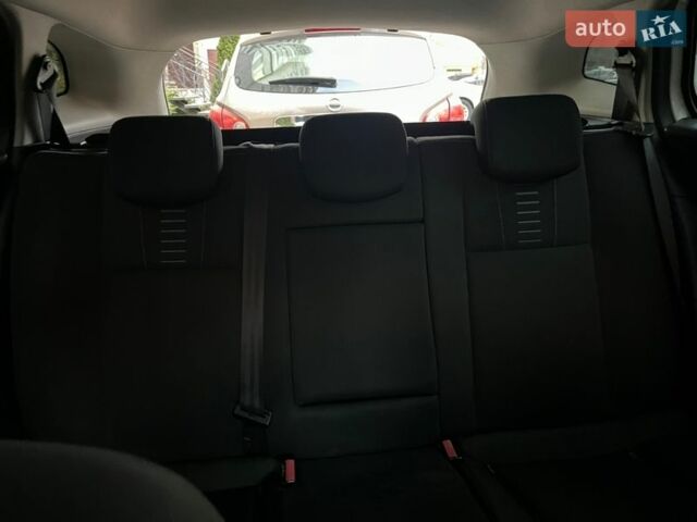 Білий Рено Меган, об'ємом двигуна 1.46 л та пробігом 250 тис. км за 6900 $, фото 74 на Automoto.ua