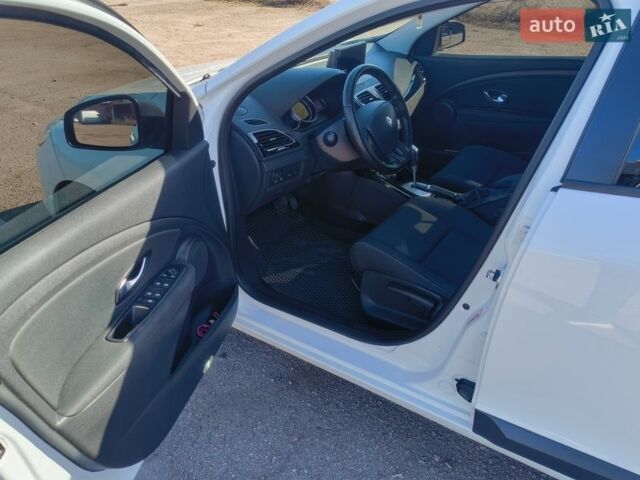 Белый Рено Меган, объемом двигателя 1.46 л и пробегом 264 тыс. км за 7200 $, фото 13 на Automoto.ua