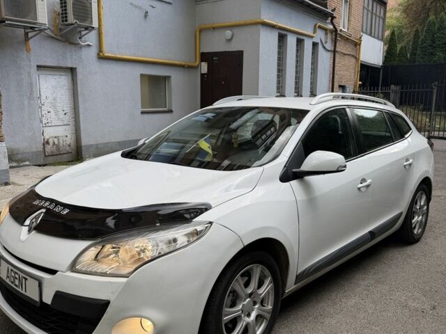 Білий Рено Меган, об'ємом двигуна 0 л та пробігом 198 тис. км за 6187 $, фото 2 на Automoto.ua
