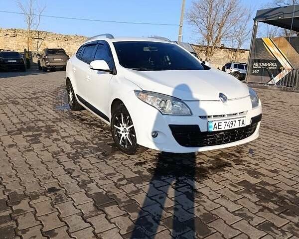 Білий Рено Меган, об'ємом двигуна 1.5 л та пробігом 250 тис. км за 7300 $, фото 7 на Automoto.ua