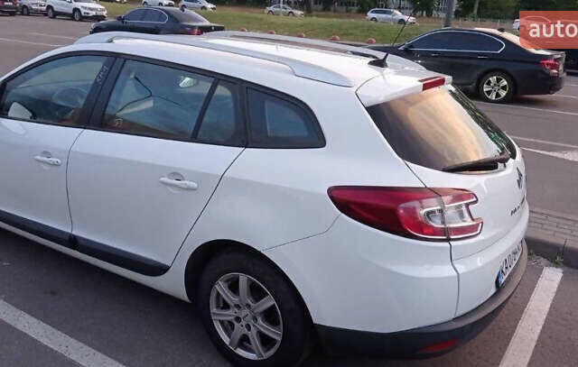 Білий Рено Меган, об'ємом двигуна 1.46 л та пробігом 156 тис. км за 6450 $, фото 2 на Automoto.ua