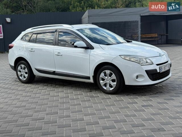Белый Рено Меган, объемом двигателя 1.5 л и пробегом 210 тыс. км за 6100 $, фото 6 на Automoto.ua