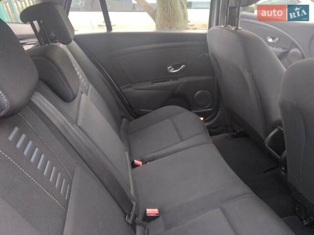 Белый Рено Меган, объемом двигателя 1.6 л и пробегом 290 тыс. км за 6400 $, фото 4 на Automoto.ua