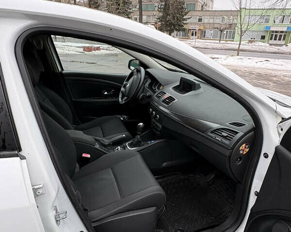 Белый Рено Меган, объемом двигателя 1.46 л и пробегом 264 тыс. км за 6500 $, фото 9 на Automoto.ua