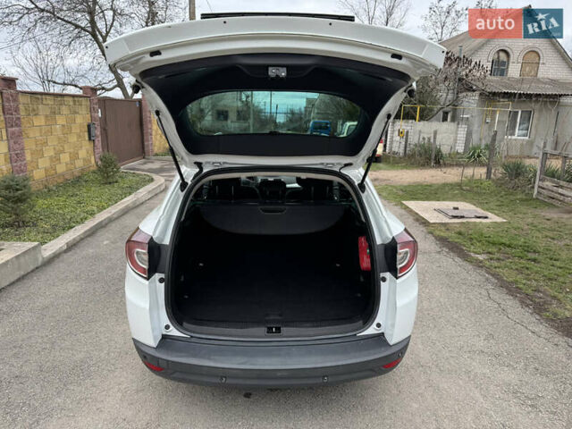 Белый Рено Меган, объемом двигателя 1.39 л и пробегом 207 тыс. км за 7200 $, фото 7 на Automoto.ua