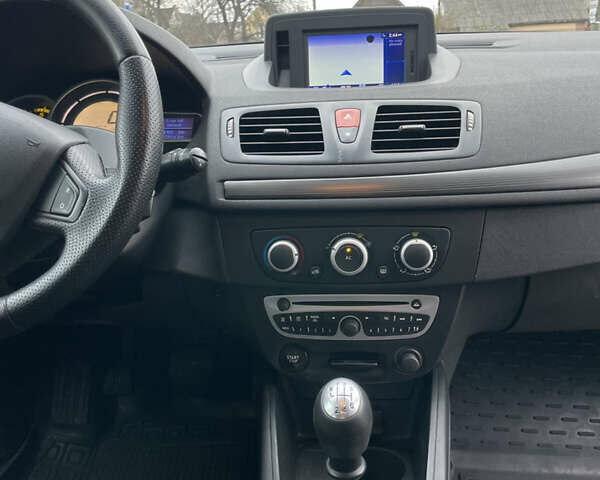 Белый Рено Меган, объемом двигателя 1.46 л и пробегом 264 тыс. км за 6500 $, фото 10 на Automoto.ua