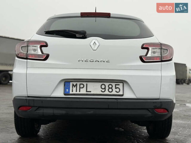 Белый Рено Меган, объемом двигателя 1.6 л и пробегом 211 тыс. км за 6750 $, фото 10 на Automoto.ua