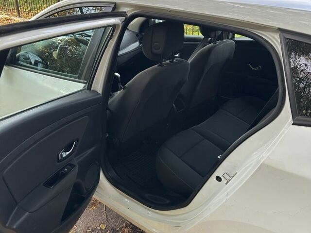 Білий Рено Меган, об'ємом двигуна 1.5 л та пробігом 257 тис. км за 5250 $, фото 13 на Automoto.ua