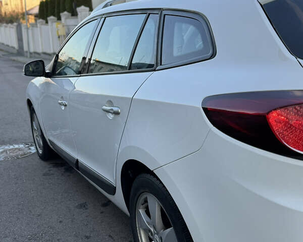 Белый Рено Меган, объемом двигателя 1.46 л и пробегом 298 тыс. км за 6200 $, фото 15 на Automoto.ua