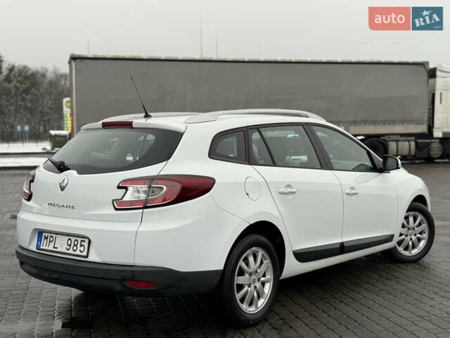 Белый Рено Меган, объемом двигателя 1.6 л и пробегом 211 тыс. км за 6750 $, фото 11 на Automoto.ua