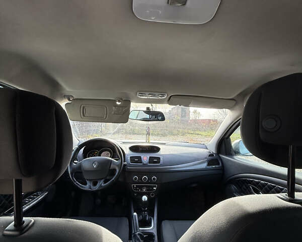Білий Рено Меган, об'ємом двигуна 1.5 л та пробігом 363 тис. км за 5700 $, фото 12 на Automoto.ua