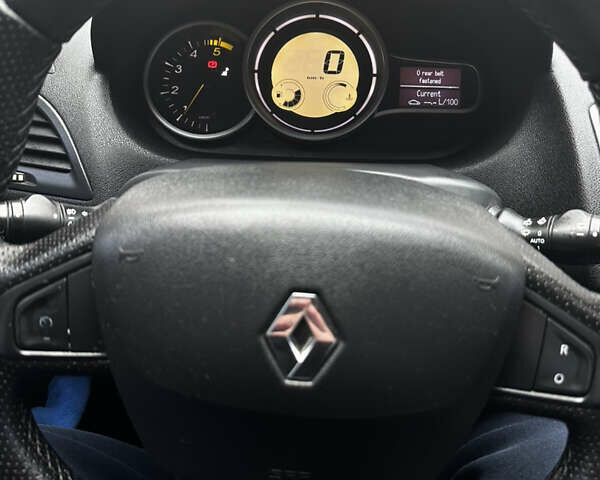 Белый Рено Меган, объемом двигателя 1.46 л и пробегом 289 тыс. км за 6200 $, фото 3 на Automoto.ua