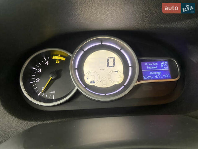 Белый Рено Меган, объемом двигателя 1.4 л и пробегом 226 тыс. км за 6100 $, фото 27 на Automoto.ua