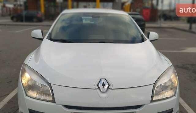 Білий Рено Меган, об'ємом двигуна 1.4 л та пробігом 235 тис. км за 7600 $, фото 3 на Automoto.ua