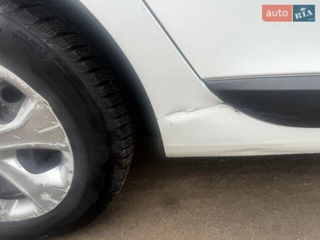 Рено Меган 2010 в Житомире на Automoto.ua Белый Рено Меган, объемом двигателя 1.46 л и пробегом 173 тыс. км за 6700 $, фото 5 на Automoto.ua