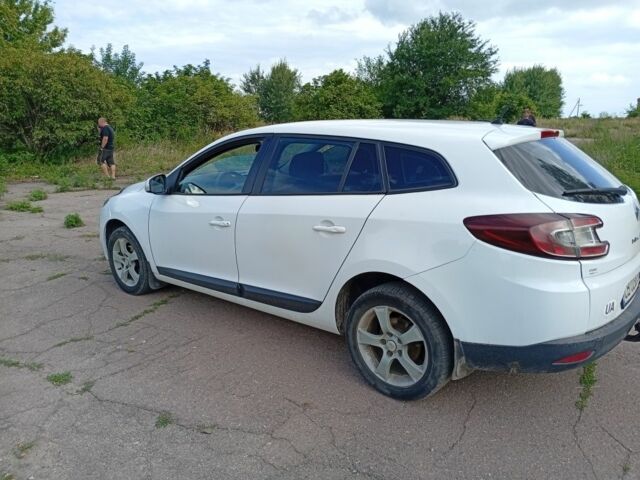 Белый Рено Меган, объемом двигателя 1.5 л и пробегом 330 тыс. км за 5300 $, фото 4 на Automoto.ua