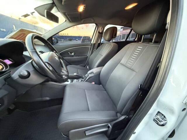 Белый Рено Меган, объемом двигателя 1.5 л и пробегом 243 тыс. км за 7500 $, фото 11 на Automoto.ua